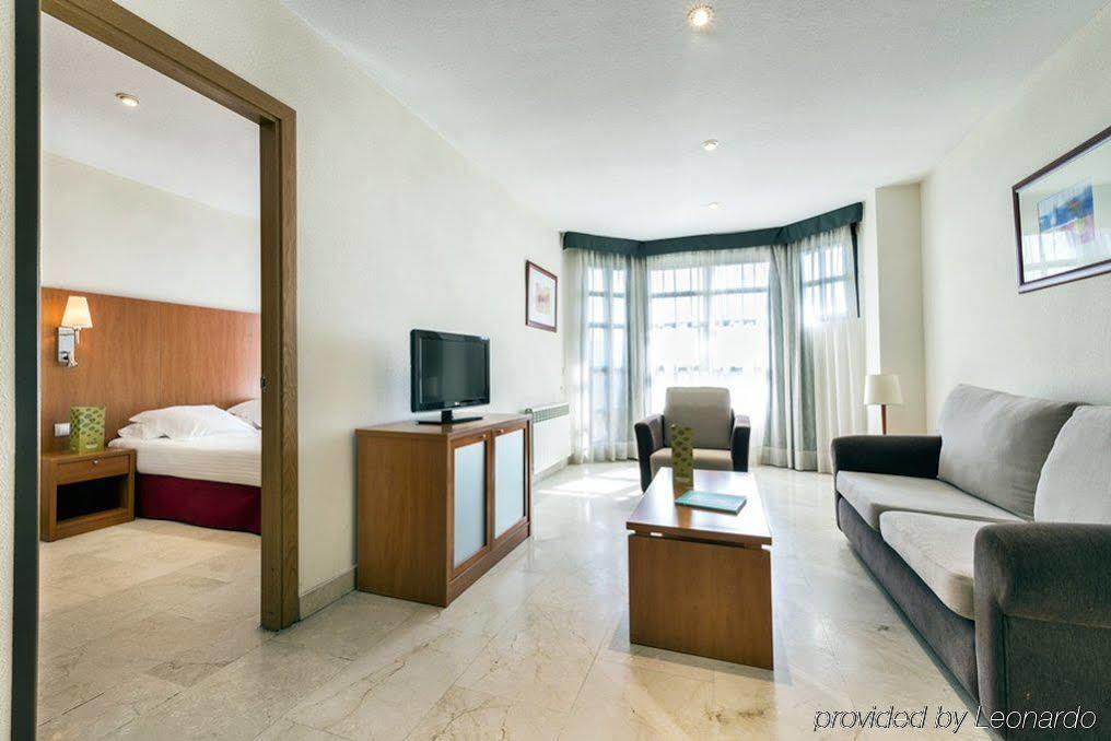 Exe Gran Hotel Almenar Las Rozas de Madrid Exterior foto